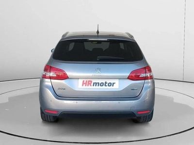 Usado Peugeot 308 Allure 131 HP (96 kW) 2017 Cinzento Sedan