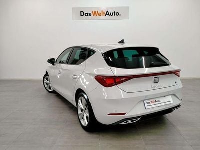 Blanco Usado 2024 Seat Leon FR Berlina | 25.590 € (Precio justo)