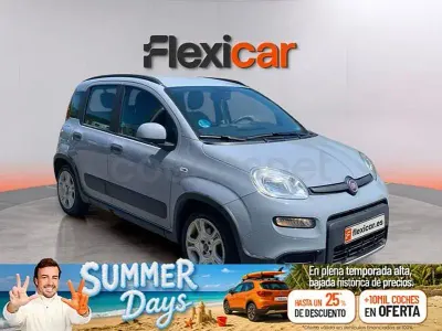 Usado Fiat Panda Cross Cross 70 CV (51 kW) 2023 Gris / plata Utilitario