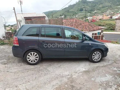 Używany Opel Zafira Enjoy Plus 110 KM (80 kW) 2011 Niebieski Minivan