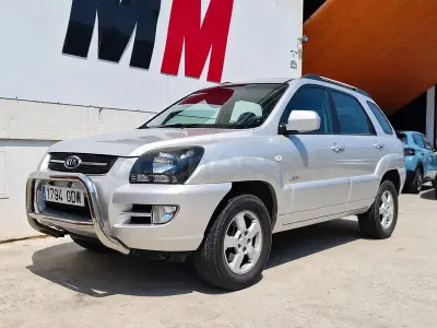 Usado Kia Sportage Active 140 CV (102 kW) 2008 Gris / plata SUV
