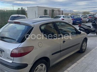 Gris / plata Usado 2002 Peugeot 206 Berlina | 1700 € (Buen precio)