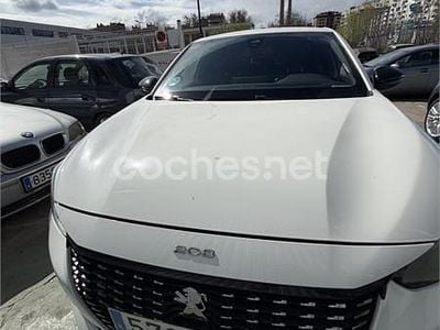 Usado Peugeot 208 GT-line 100 CV (73 kW) 2019 Blanco Utilitario