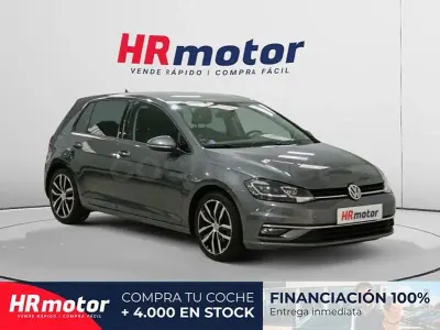Usado VW Golf VII Advance 125 CV (91 kW) 2017 Gris / plata Berlina