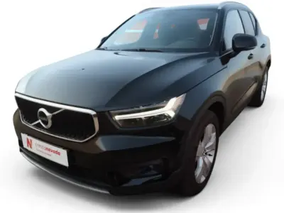 Usado Volvo XC40 Momentum 197 CV (144 kW) 2021 Negro SUV