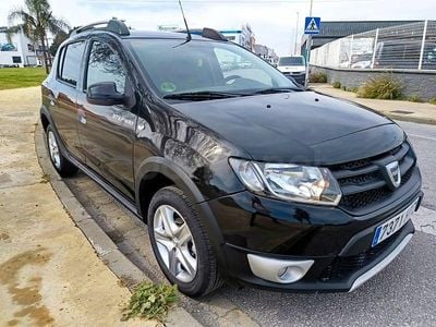 Usado Dacia Sandero Stepway 90 CV (66 kW) 2013 Negro Berlina