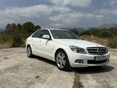 Usado Mercedes C220 Avantgarde 150 CV (110 kW) 2008 Blanco Berlina