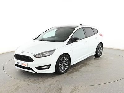 Blanco Usado 2017 Ford Focus ST-Line Berlina | 14.499 € (Precio justo)
