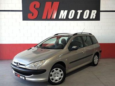 Usado Peugeot 206 70 CV (51 kW) 2005 Gris / plata Familiar