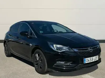 Usado Opel Astra S 125 CV (91 kW) 2019 Negro Utilitario
