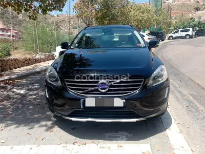 Usado Volvo XC60 Kinetic 136 CV (100 kW) 2016 Negro SUV