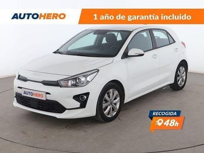 Usado Kia Rio 120 CV (88 kW) 2023 Blanco Berlina