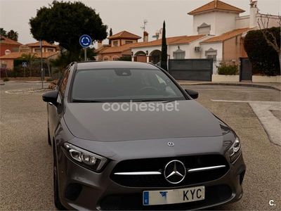 Usado Mercedes A180 109 CV (80 kW) 2019 Gris / plata Berlina