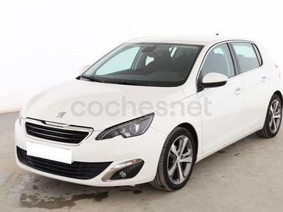 Usado Peugeot 308 Allure 150 CV (110 kW) 2015 Blanco Berlina