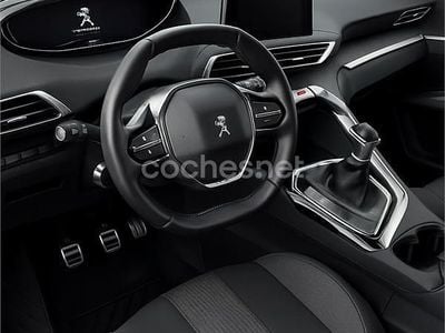 Usado Peugeot 3008 Active 130 CV (95 kW) 2020 Marrón SUV