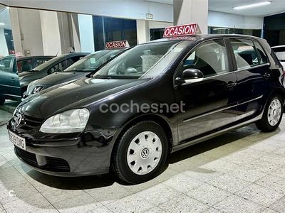 Usado VW Golf IV Highline 105 CV (77 kW) 2006 Negro Berlina