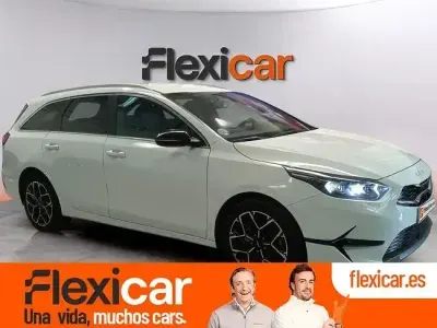 Usado Kia Ceed Style 100 CV (73 kW) 2025 Blanco Utilitario