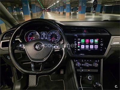 Usado VW Touran Advance 150 CV (110 kW) 2017 Negro Monovolumen