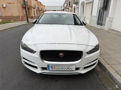 Usado Jaguar XE Prestige 180 CV (132 kW) 2016 Blanco Berlina