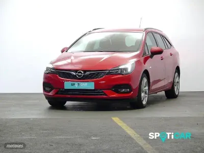 Usado Opel Astra Sport 110 CV (80 kW) 2019 Rojo Familiar
