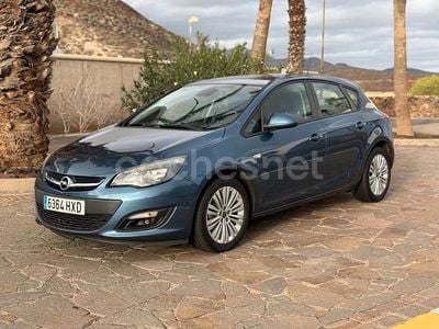 Azul Usado 2014 Opel Astra Excellence Berlina | 9900 € (Un poco caro)