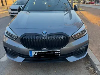 Usado BMW 118 150 CV (110 kW) 2022 Gris / plata Utilitario