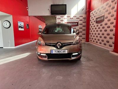 Usado Renault Scénic III Dynamique 110 CV (80 kW) 2014 Marrón Monovolumen