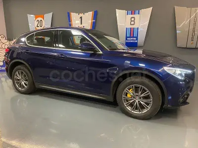 Usado Alfa Romeo Stelvio Executive 190 CV (139 kW) 2019 Azul SUV