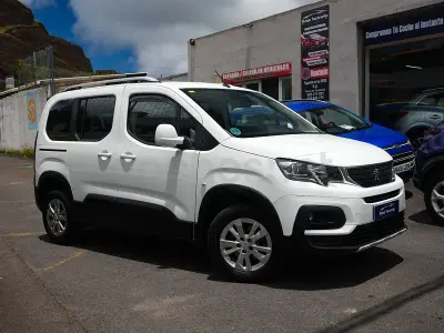 Usado Peugeot Rifter Style 130 CV (95 kW) 2020 Blanco Monovolumen
