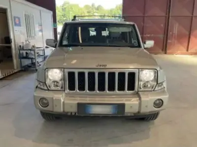 Usado Jeep Commander Overland 218 CV (160 kW) 2008 Beige SUV