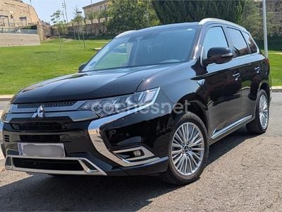 Negro Usado 2021 Mitsubishi Outlander P-HEV SUV | 26.500 € (Un poco caro)