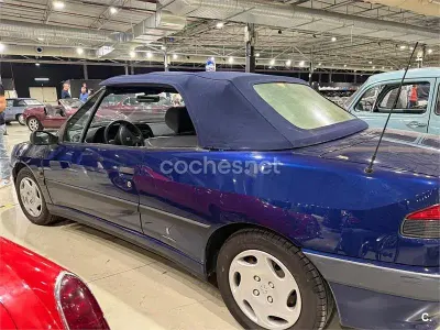 Usado Peugeot 306 Cabriolet 90 CV (66 kW) 1999 Azul Descapotable