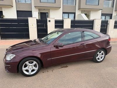 Käytetty Mercedes CLC200 122 HP (89 kW) 2008 Punainen Viistoperä