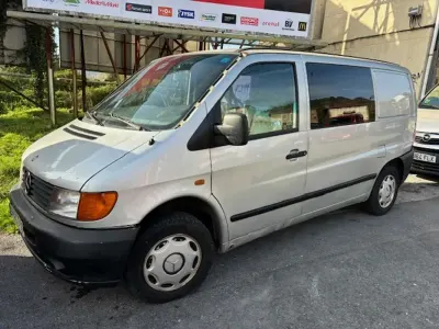 Usado Mercedes Vito 122 CV (89 kW) 2000 Gris Van