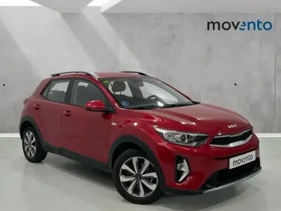 Usado Kia Stonic 100 CV (73 kW) 2021 Rojo SUV