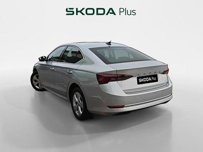 Usado Skoda Octavia Ambition 150 CV (110 kW) 2022 Gris plata