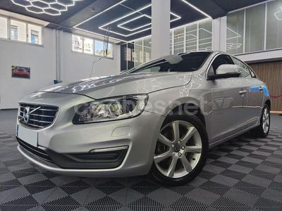 Gris / plata Usado 2017 Volvo S60 Momentum Berlina | 14.600 € (Precio justo)