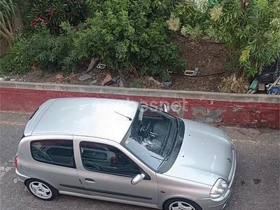 Gris / plata Usado 2000 Renault Clio II Berlina | 5000 € (Un poco caro)