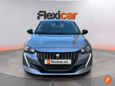Usado Peugeot 208 Allure 100 CV (73 kW) 2023 Gris Utilitario