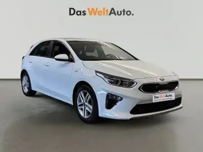 Usado Kia Ceed 140 CV (102 kW) 2019 Blanco Utilitario