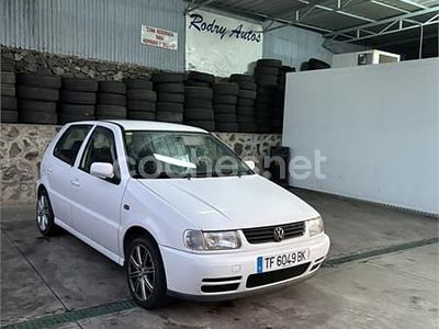 Usado VW Polo 60 CV (44 kW) 1996 Blanco Berlina