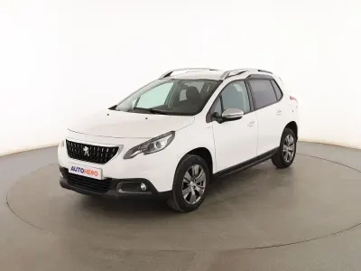 Usado Peugeot 2008 Style 102 CV (75 kW) 2019 Blanco SUV