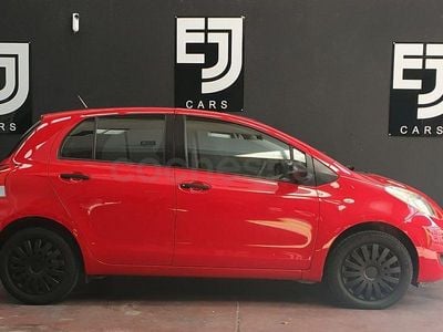 Occasion Toyota Yaris Live 69 PK (50 kW) 2010 Rood Hatchback