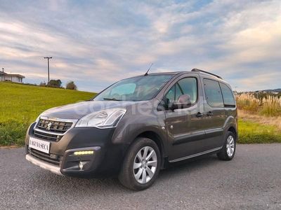 Usado Peugeot Partner Tepee Outdoor 120 CV (88 kW) 2015 Marrón Monovolumen