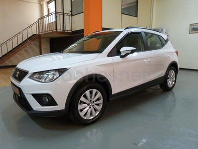 Usado Seat Arona Style Plus 110 CV (80 kW) 2021 Blanco SUV