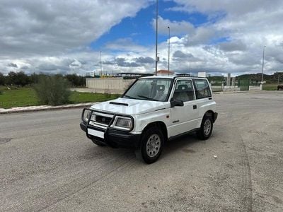 Usado Suzuki Vitara 75 CV (55 kW) 2000 Blanco SUV