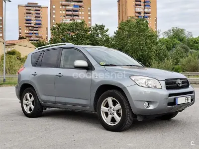 Käytetty Toyota RAV4 Executive 136 HP (100 kW) 2007 Harmaa Katumaasturi