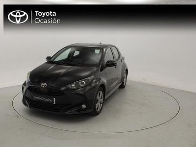 Negro Usado 2024 Toyota Yaris Hybrid Active Berlina | 20.405 € (Precio justo)