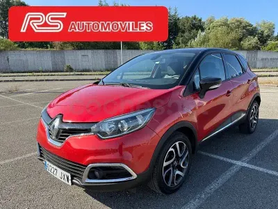 Usado Renault Captur Zen 110 CV (80 kW) 2017 Granate SUV