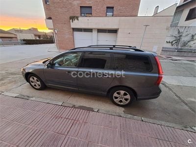 Usado Volvo V70 Momentum 163 CV (119 kW) 2008 Gris / plata Familiar